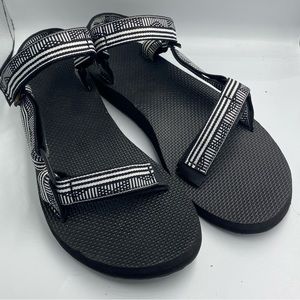 Teva Womens Size 11 Black & White Strappy Sandals Style # 1003987